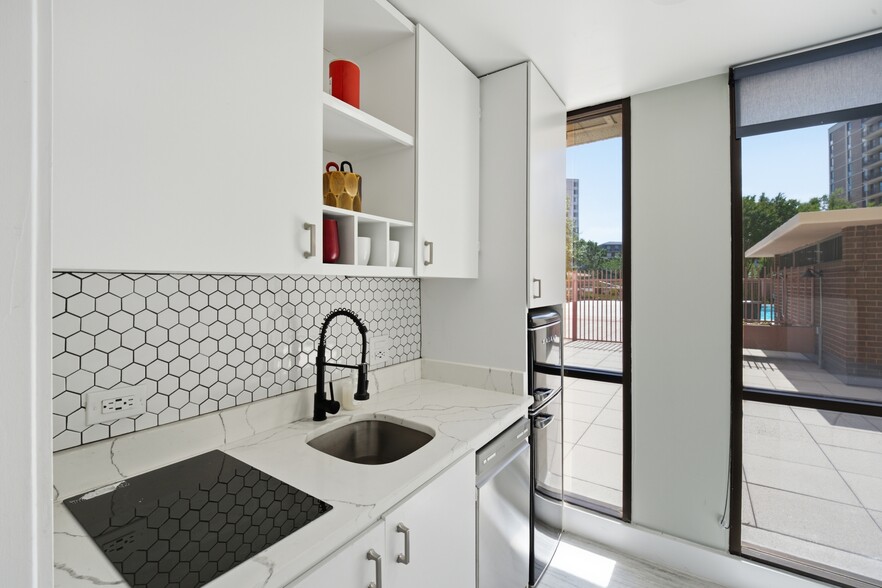 More Photos Of 6800 Fleetwood Rd, McLean Apartments For Sale