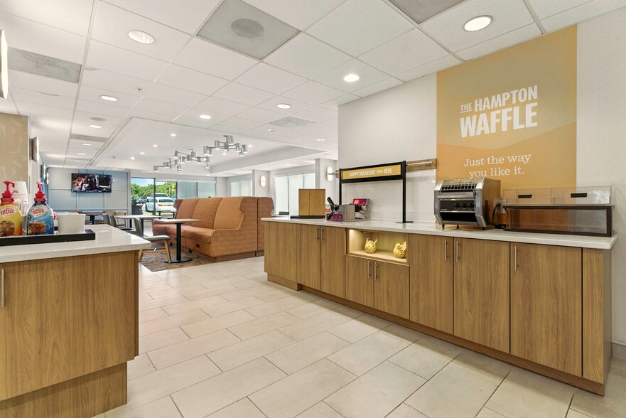 More Photos Of 16555 Midland Dr, Shawnee Hotel For Sale