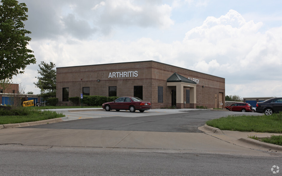 Primary Photo Of 8401 W 125th St, Overland Park Office For Lease