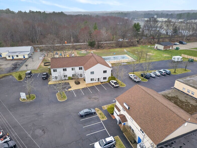 More Photos Of 24 Stickney Ter, Hampton Office For Sale