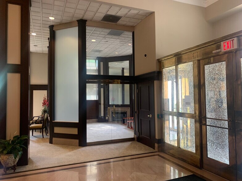 More Photos Of 48-50 W Chestnut St, Lancaster Office For Lease