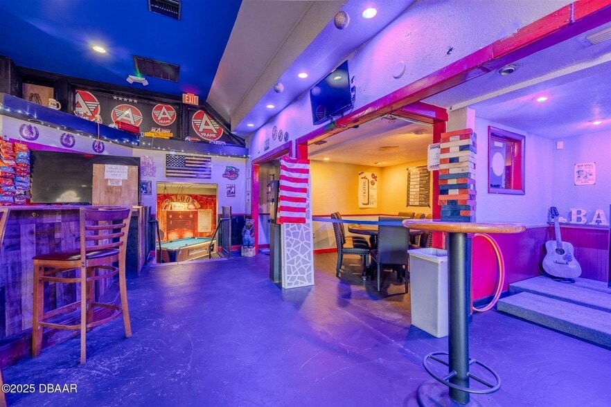 More Photos Of 1903 S Ridgewood Ave, Daytona Beach Bar For Sale