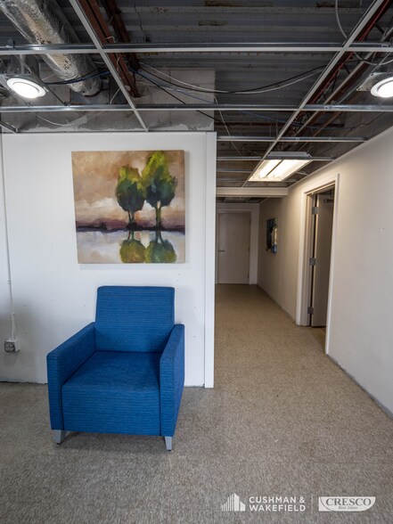 More Photos Of 1101 Jaycox Rd, Avon Veterinarian Kennel For Lease