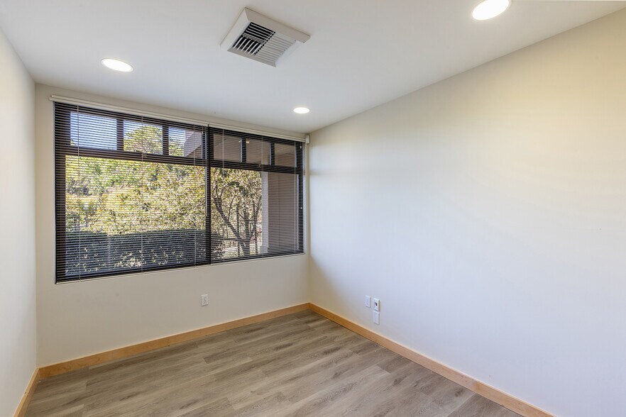 More Photos Of 690 De Long Ave, Novato Office For Sale