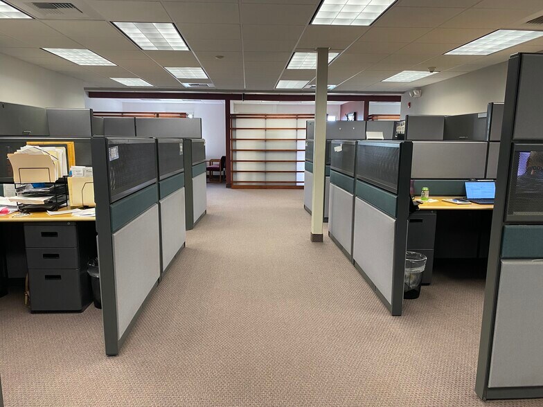 More Photos Of 97 John Clarke Rd, Middletown Office For Sale