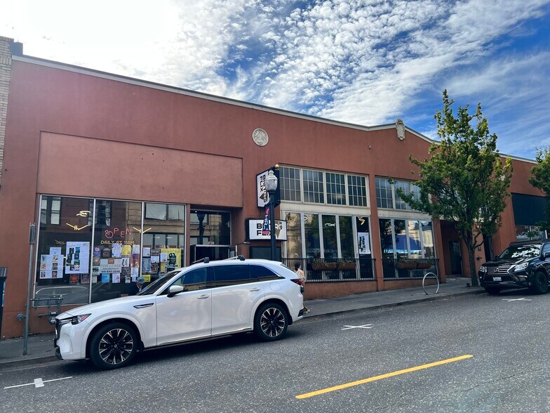 Primary Photo Of 107 Oak St, Hood River General Retail For Lease