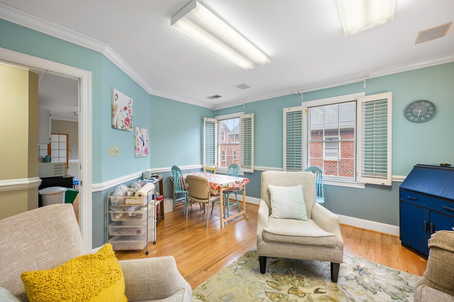 More Photos Of 4728 Park Rd, Charlotte Coworking Space
