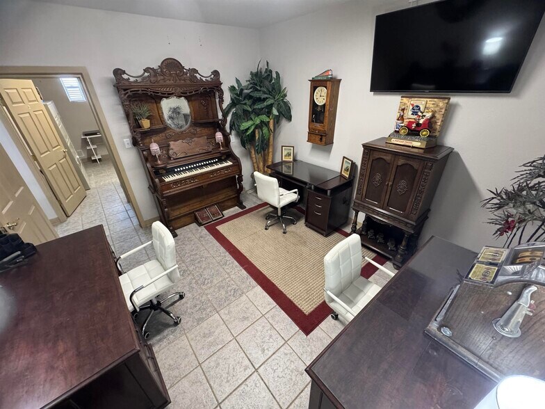 More Photos Of 1909 Indian Wells Rd, Alamogordo Loft Creative Space For Sale