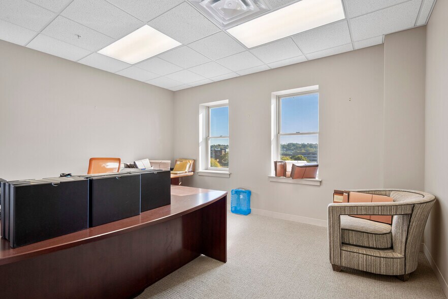 More Photos Of 22 Clinton Ave, Albany Office For Sale