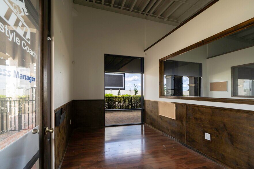 More Photos Of 1141 Pine Island Rd SW, Cape Coral Freestanding For Lease