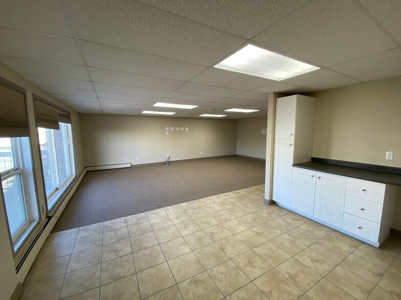 More Photos Of 3939 50A Ave, Red Deer Medical For Lease