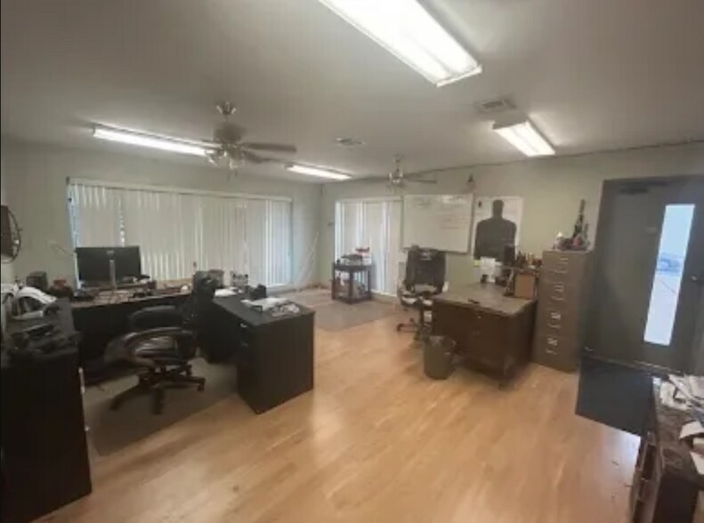 More Photos Of 101 S 16th St, Waco Service For Lease