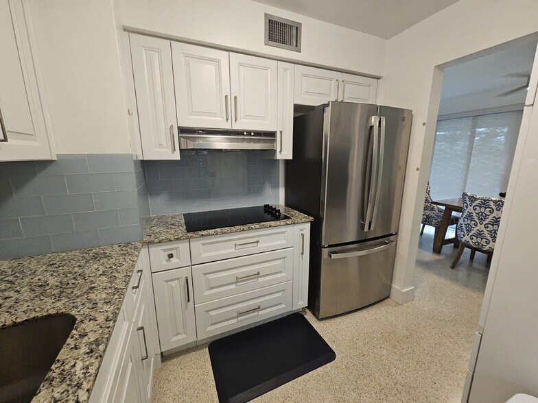 More Photos Of 4512 Seagrape Dr, Lauderdale-by-the-Sea Multifamily For Sale