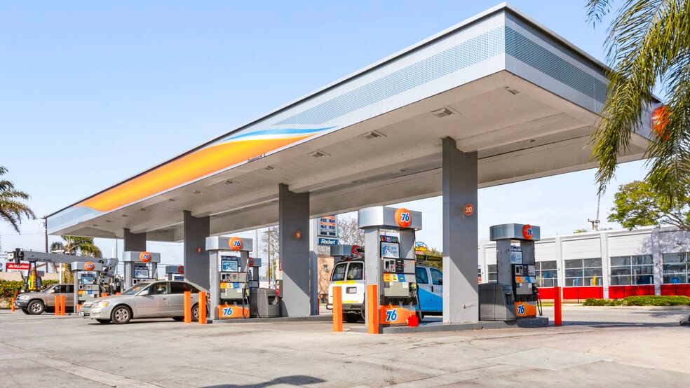 More Photos Of 11515 Atlantic Ave, Lynwood Service Station For Sale