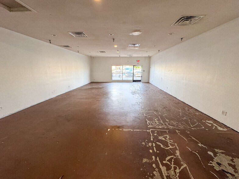 More Photos Of 68303 E Ramon Rd, Cathedral City Freestanding For Lease