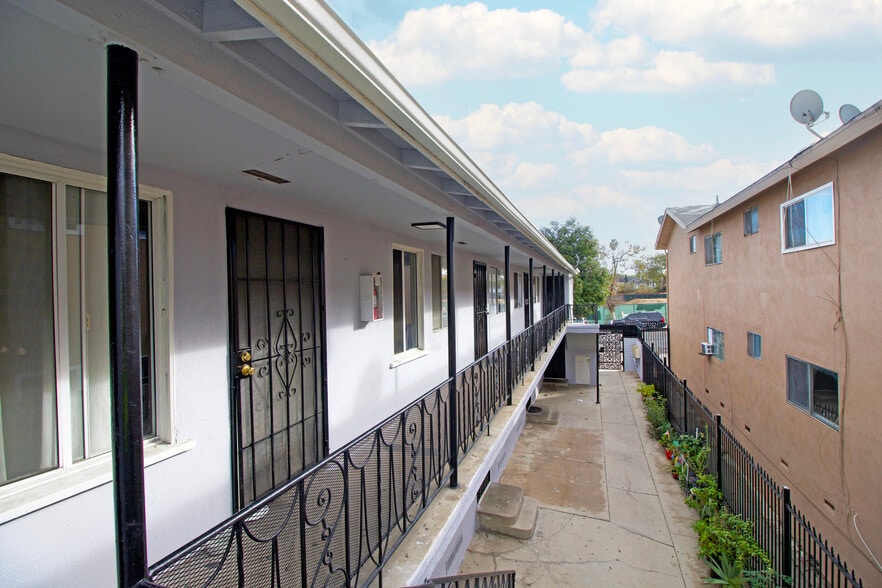 More Photos Of 1425 Cedar Ave, Long Beach Apartments For Sale