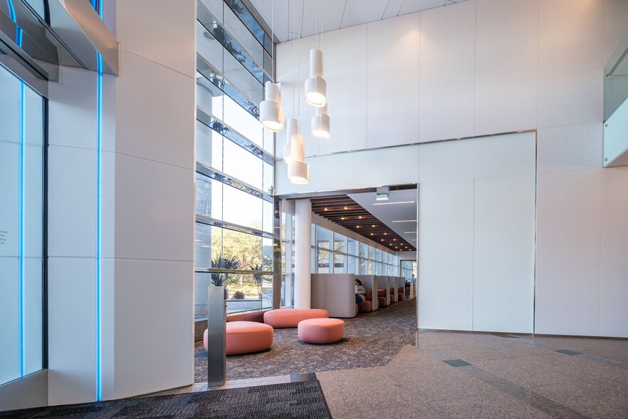 More Photos Of 4010 W Boy Scout Blvd, Tampa Unknown For Lease