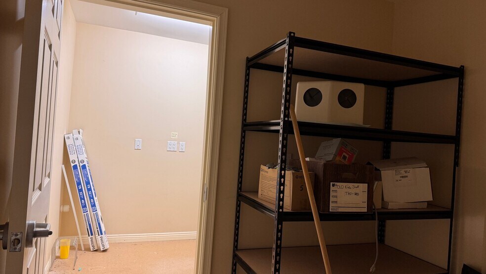 More Photos Of 292 South St, Blue Hill Office For Sale