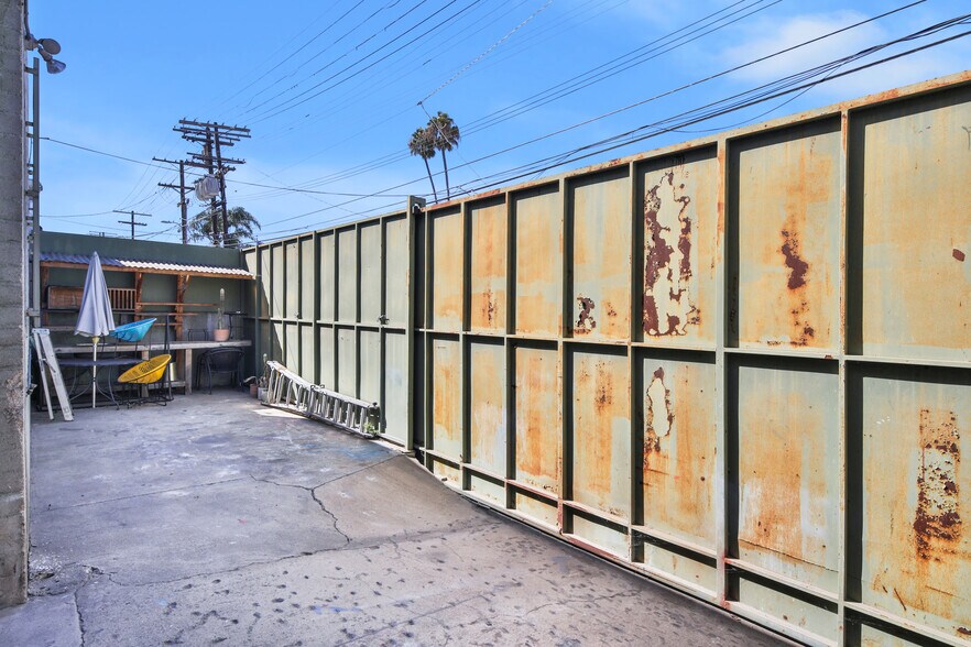 More Photos Of 5017 Exposition Blvd, Los Angeles Office Residential For Lease