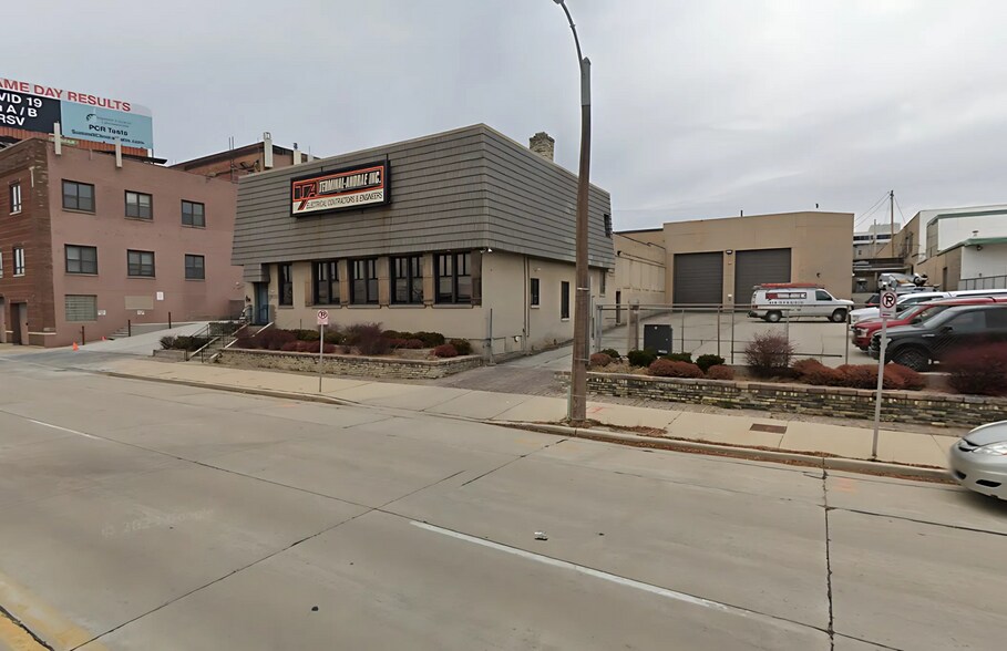 More Photos Of 2110 W Clybourn St, Milwaukee Manufacturing For Sale