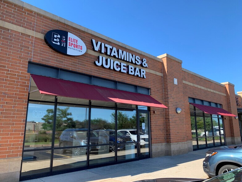 More Photos Of 2302-2320 Esplanade Dr, Algonquin Storefront For Lease