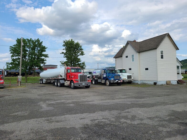 More Photos Of 318 N Elmer Ave, Sayre Unknown For Lease