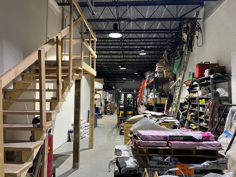 More Photos Of 1810 N Dixie Hwy, Hollywood Warehouse For Lease