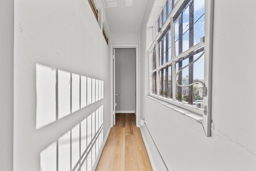 More Photos Of 6004 W Pico Blvd, Los Angeles Storefront For Lease