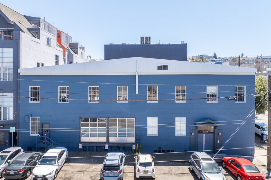 More Photos Of 1045 17th St, San Francisco Loft Creative Space For Lease