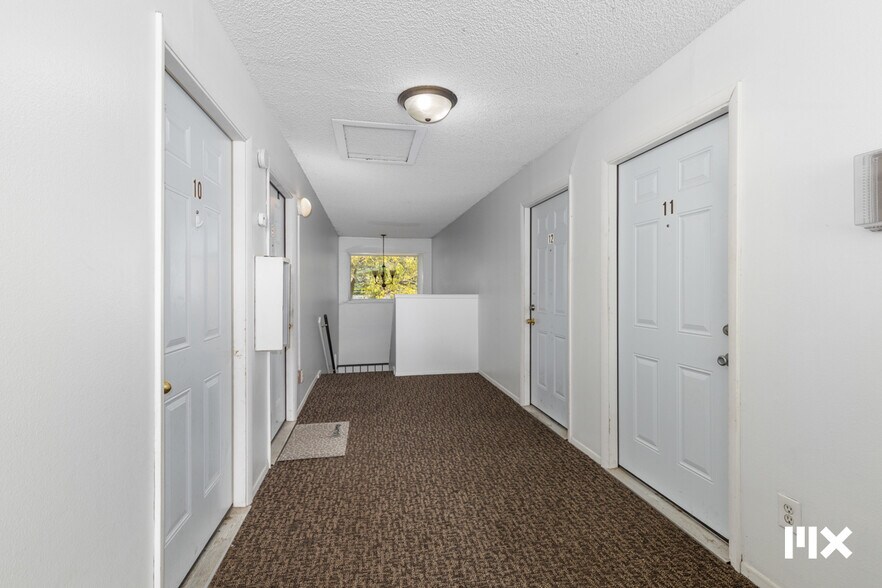 More Photos Of 757 W Shepherd St, Charlotte Apartments For Sale