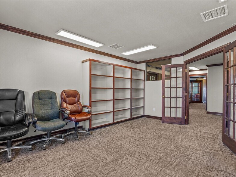 More Photos Of 800 Belford Ave, Grand Junction Office For Sale