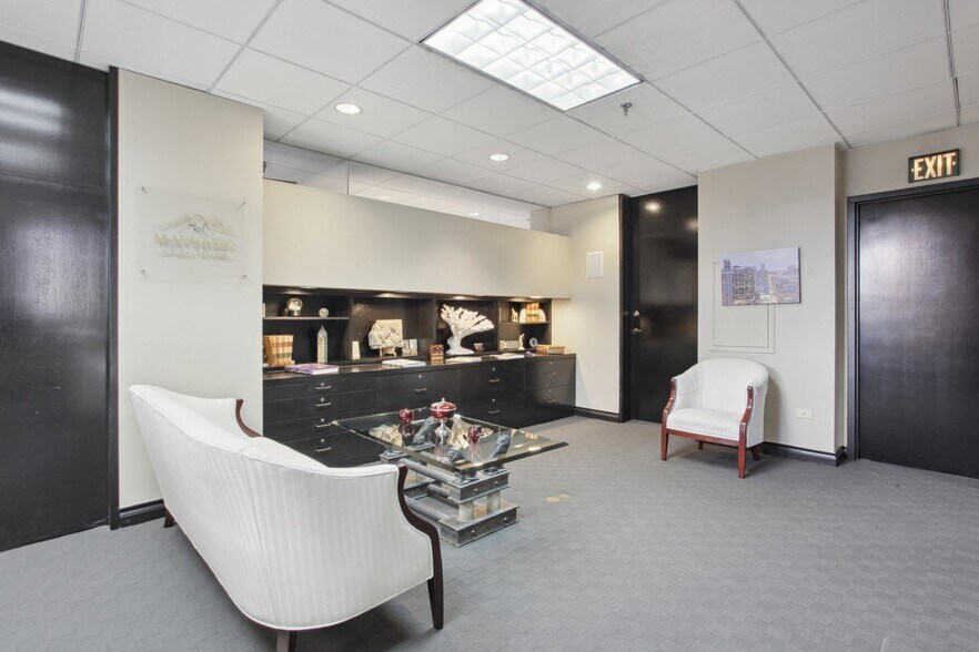 More Photos Of 1601 Arapahoe St, Denver Office For Lease