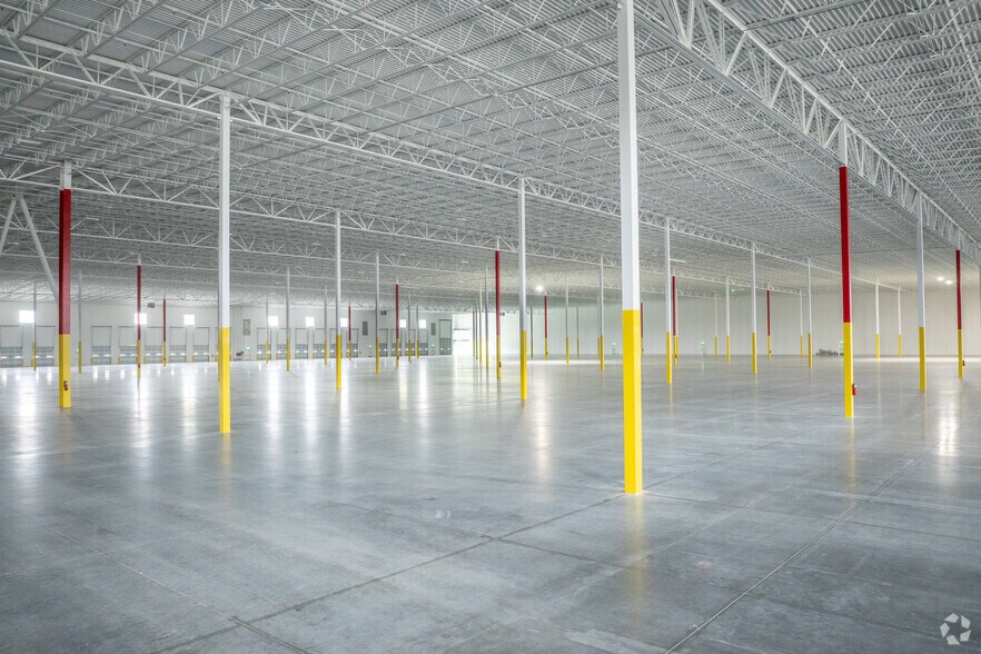 More Photos Of 5814 N Highway 146, Baytown Unknown For Lease