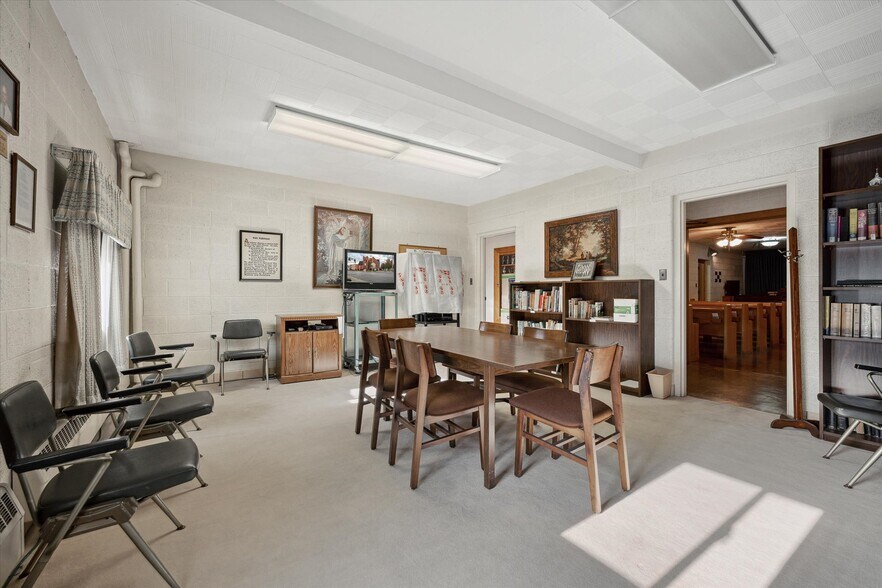 More Photos Of 725 Navarre Ave, Toledo Religious Facility For Sale