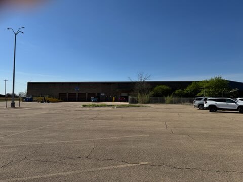 More Photos Of 1590 1st Ave, Ottawa Unknown For Lease