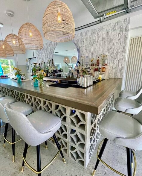 More Photos Of 215 N Mill St, Northport Restaurant For Sale