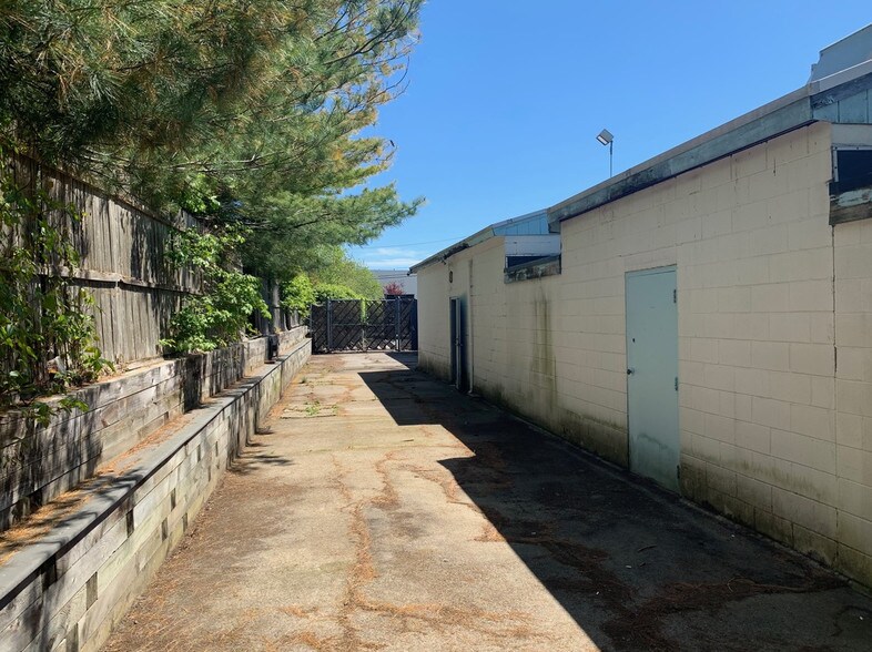 More Photos Of 10 Highland Ave, Randolph Freestanding For Lease