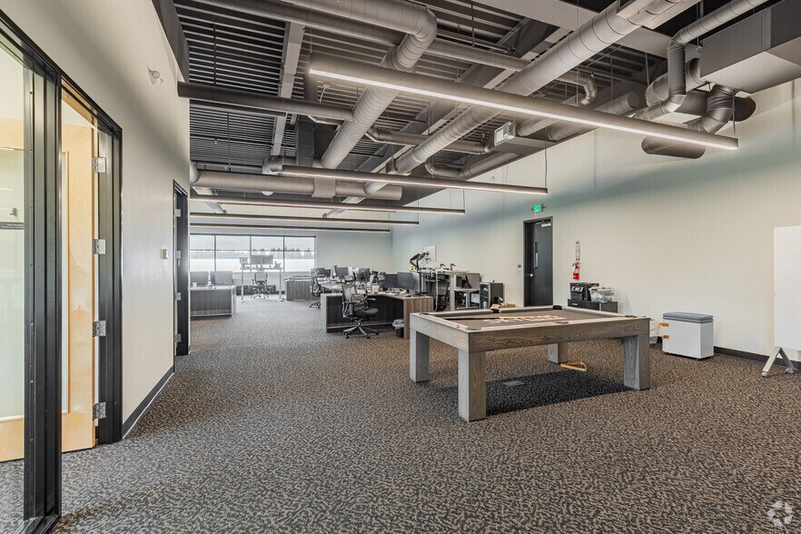 More Photos Of 6110 NE 152nd Ave, Vancouver Industrial For Sale