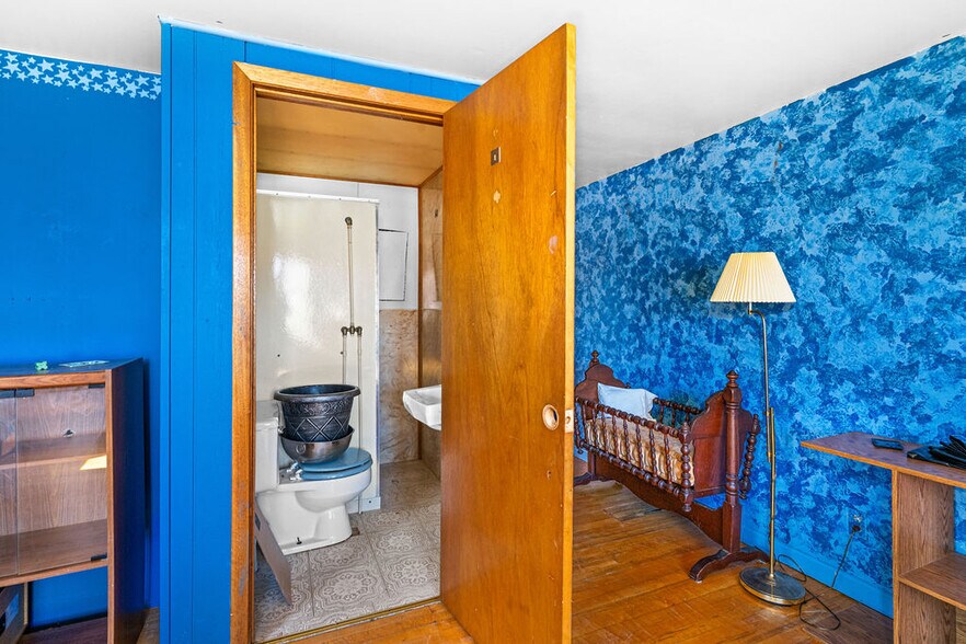 More Photos Of 4892 MN-61 N, Beaver Bay Specialty For Sale