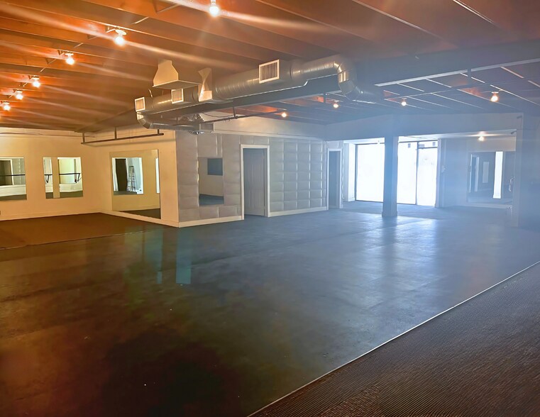 More Photos Of 1139 Fair Oaks Ave, Pasadena Freestanding For Sale