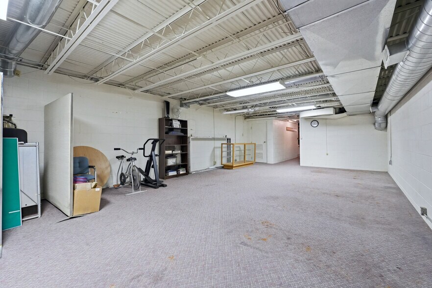 More Photos Of 3201 E Center St, Warsaw Office For Sale