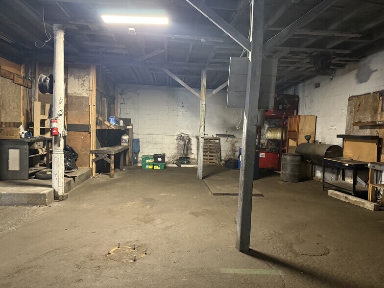 More Photos Of 31 Scott St, New Bedford Service For Sale