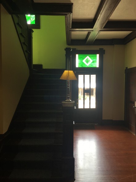 More Photos Of 507 E Hospital St, Nacogdoches Office For Lease