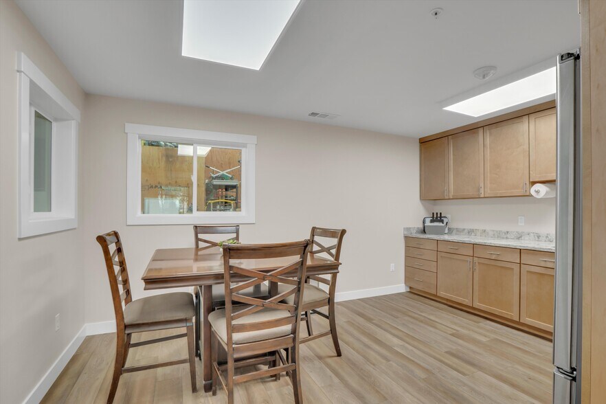 More Photos Of 5380 Gateway Plaza Dr, Benicia Industrial For Sale