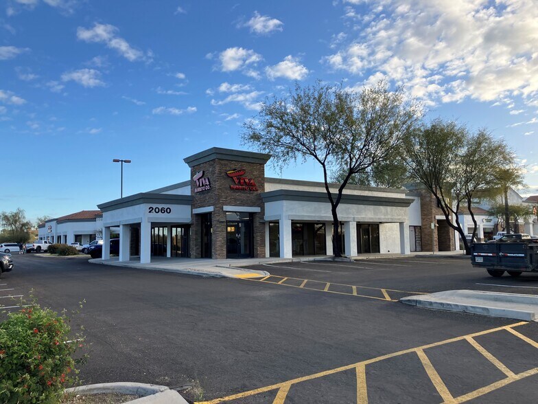 More Photos Of 1960-2080 W River Rd, Tucson Unknown For Lease