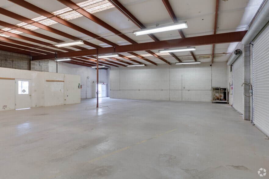 More Photos Of 529 E Juanita Ave, Mesa Warehouse For Sale