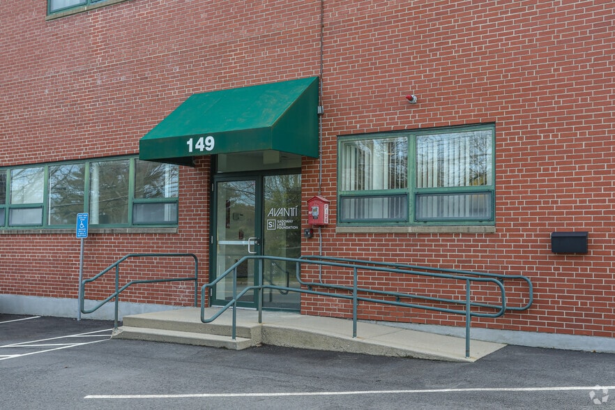 More Photos Of 149 Grove St, Watertown Office For Lease