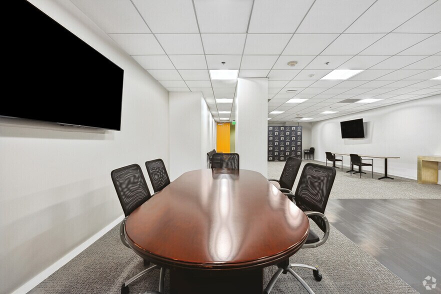 More Photos Of 626 Wilshire Blvd, Los Angeles Office For Lease