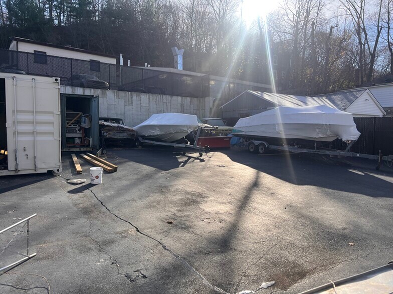 More Photos Of 99 Pine Hollow Rd, Oyster Bay Office For Sale