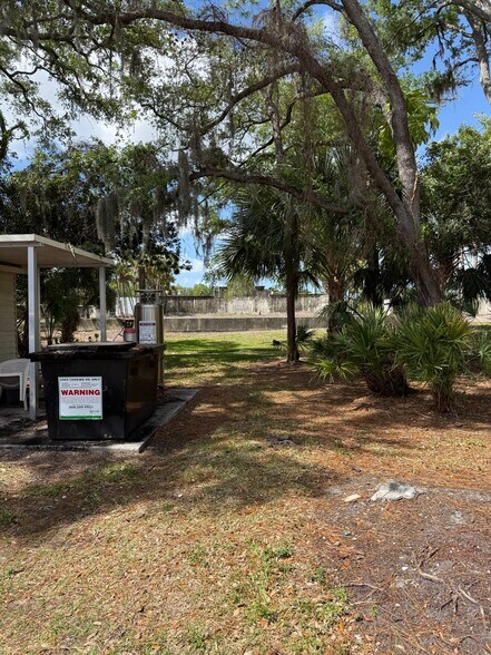 More Photos Of 5881-5897 Whitfield Ave, Sarasota General Retail For Lease